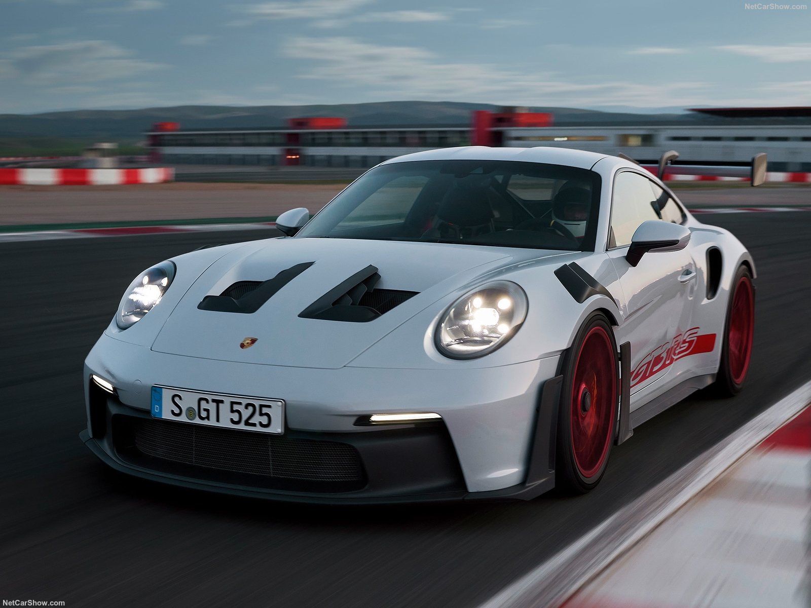 Porsche 911 GT3 RS 2023 1600 03