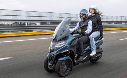 2 PIAGGIO MP3 530 WEB