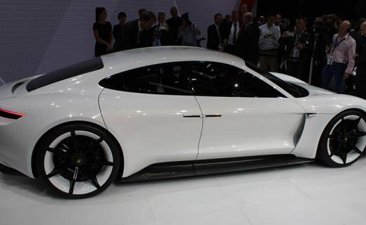 PORSCHE MISSION E 1 WEB