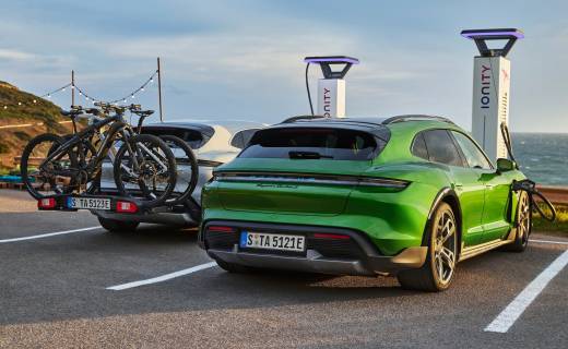 Porsche Taycan Cross Turismo