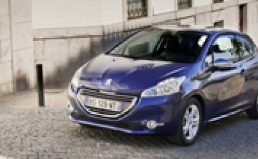 Peugeot 208 eHDi 115 ch Féline